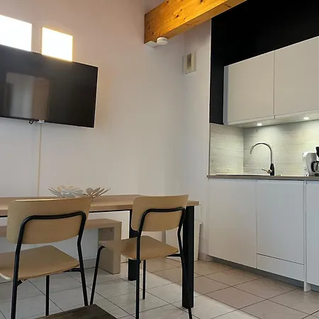 Apartment T2 Au Centre De Avec Parking, Animaux Acceptes - Fr-1-624-43